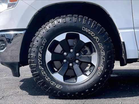 Used 2020 RAM 1500 Big Horn AWD/4WD image 9