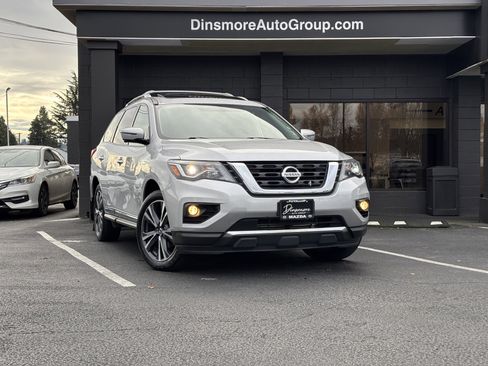 Used 2019 Nissan Pathfinder Platinum image 3