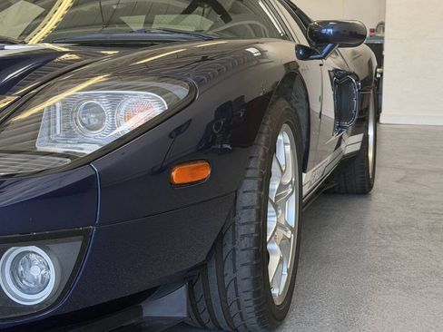 Used 2006 Ford GT RWD image 24