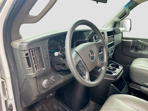Used 2024 GMC Savana 2500 w/ Driver Convenience Package image 9