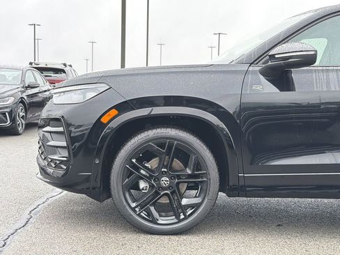 New 2026 Volkswagen Tiguan SE R-Line FWD image 9