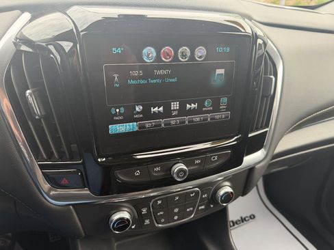 Used 2019 Chevrolet Traverse LT FWD image 11
