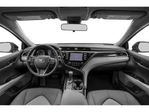 Used 2018 Toyota Camry L image 7