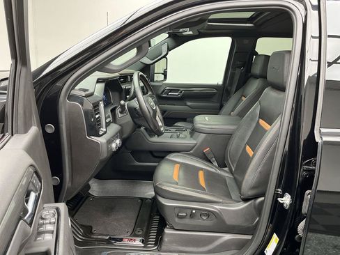 Used 2025 GMC Sierra 2500 AT4 w/ AT4 Premium Plus Package AWD/4WD image 13