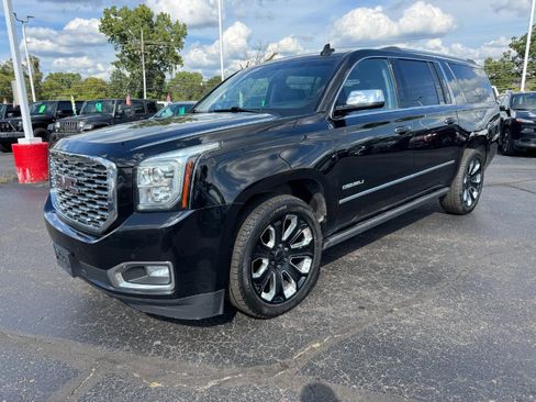 Used 2019 GMC Yukon XL Denali w/ Denali Ultimate Black Edition AWD/4WD image 1