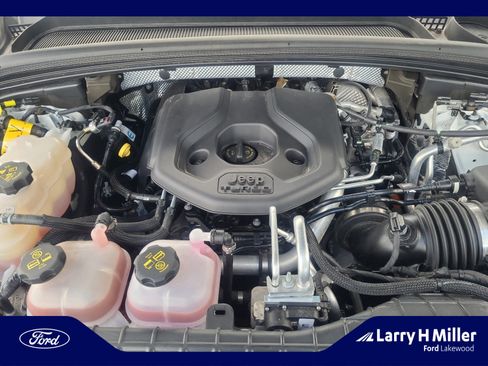 Used 2022 Jeep Grand Cherokee Overland AWD/4WD image 22