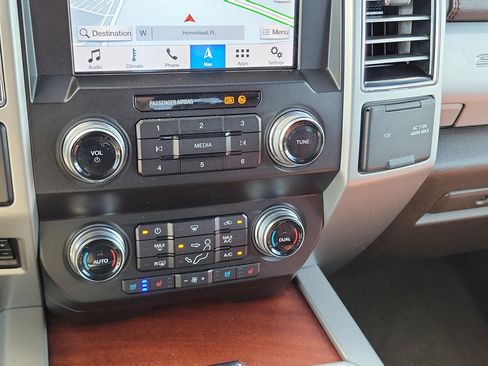 Used 2019 Ford F250 King Ranch w/ King Ranch Ultimate Package image 21