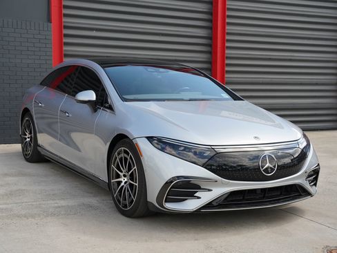Used 2022 Mercedes-Benz EQS 450+ Sedan image 8