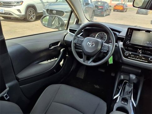 Used 2022 Toyota Corolla LE image 12