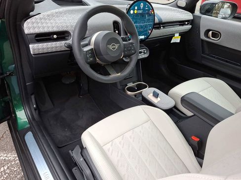 Certified 2025 MINI Cooper S image 11