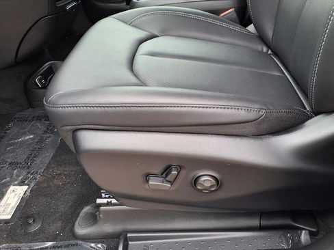 New 2026 Chrysler Pacifica Select FWD image 14