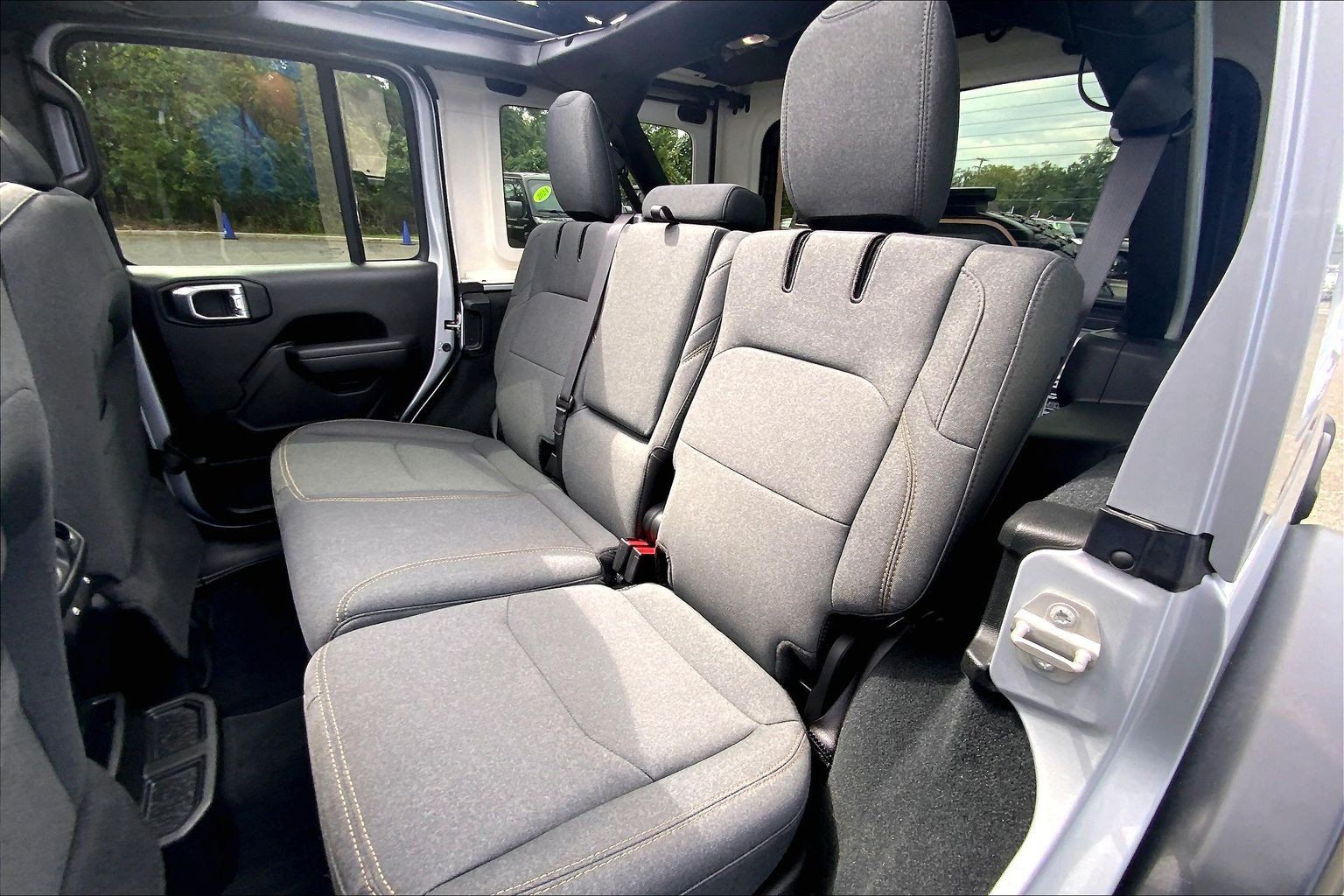 Certified 2024 Jeep Wrangler Unlimited AWD/4WD image 20