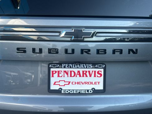 Used 2022 Chevrolet Suburban Z71 AWD/4WD image 4