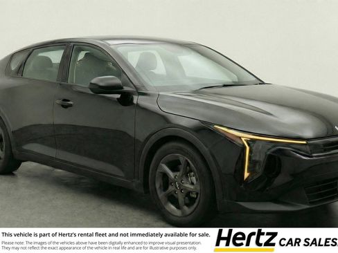 Used 2025 Kia K4 LXS image 1
