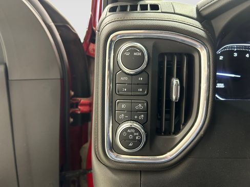 Used 2022 GMC Sierra 2500 AT4 AWD/4WD image 18