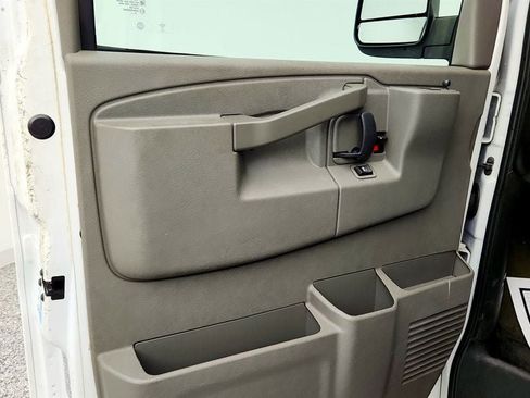 Used 2019 Chevrolet Express 3500 LT w/ LT Preferred Equipment Group RWD image 10