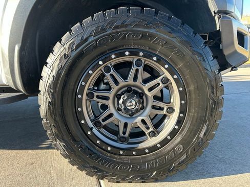 Used 2017 Ford F150 Raptor w/ Equipment Group 802A Luxury AWD/4WD image 33