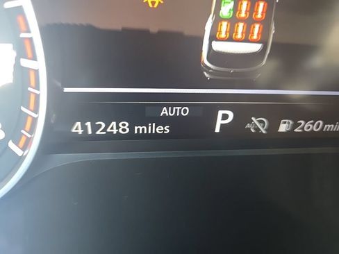 Used 2025 Nissan Pathfinder SV AWD/4WD image 16