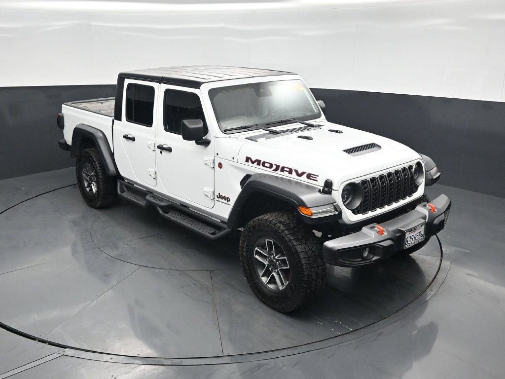 Used 2024 Jeep Gladiator Mojave AWD/4WD image 40