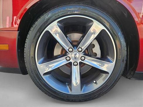 Used 2014 Dodge Challenger R/T image 19