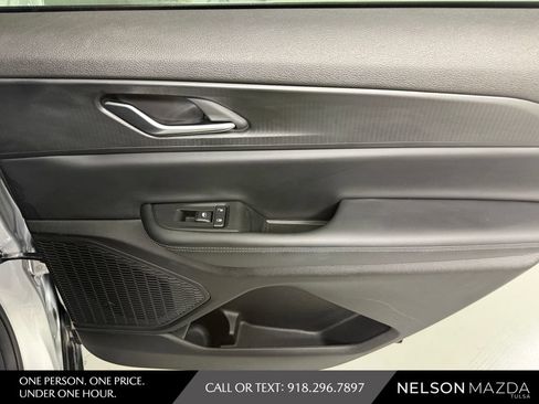 Used 2023 Jeep Grand Cherokee L Laredo AWD/4WD image 40