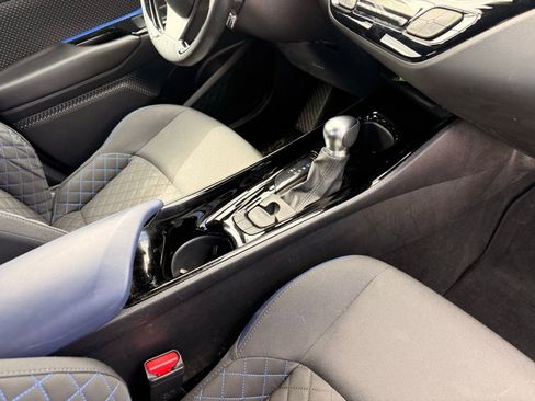 Used 2021 Toyota C-HR XLE FWD image 38