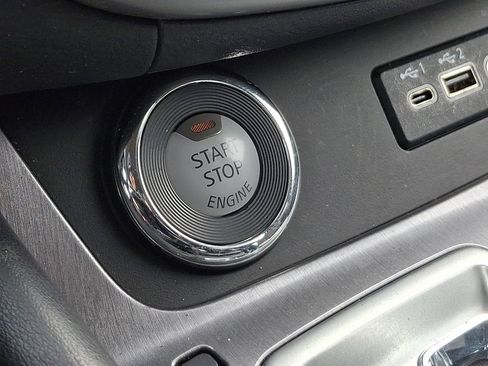 Used 2020 Nissan Murano SV image 24