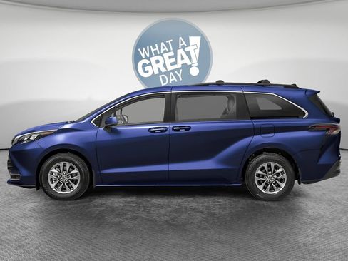 New 2026 Toyota Sienna LE AWD/4WD image 3