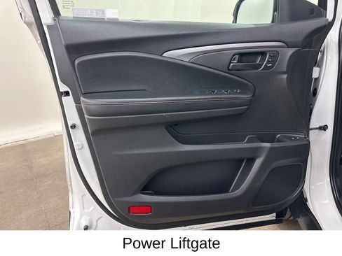 Used 2022 Honda Pilot TrailSport image 32