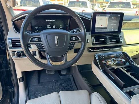 Used 2020 Lincoln Navigator L Reserve w/ Equipment Group 208A Reserve image 11