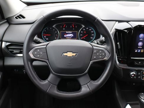 Used 2020 Chevrolet Traverse LT image 18