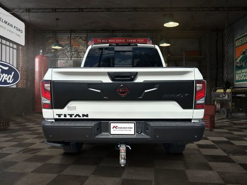 Used 2024 Nissan Titan PRO-4X w/ Pro-4x Convenience Package AWD/4WD image 5