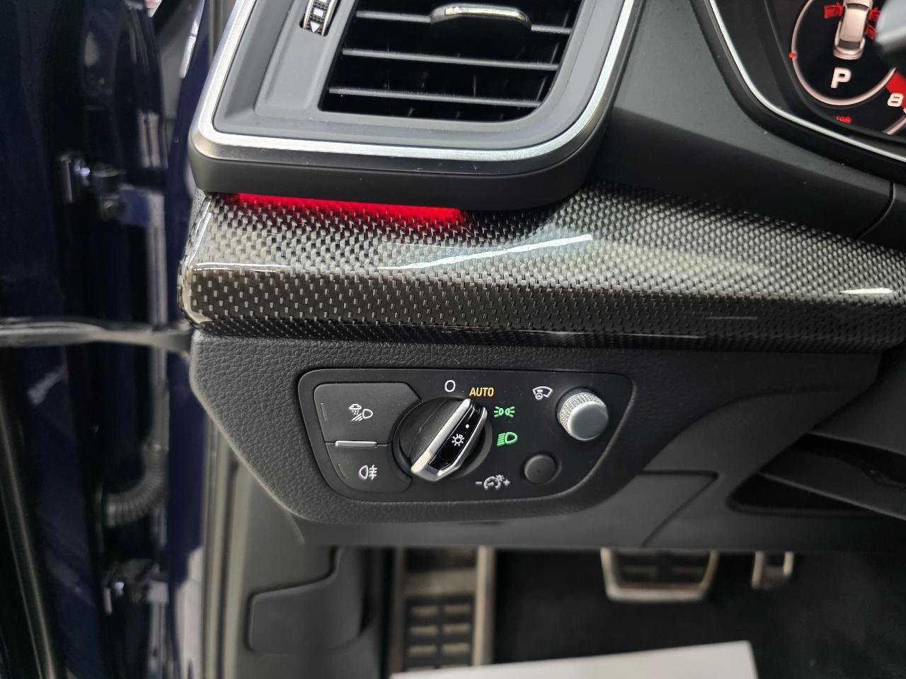 Used 2018 Audi SQ5 Prestige AWD/4WD image 38