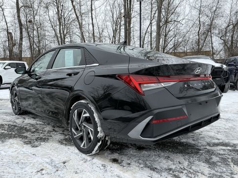 Used 2024 Hyundai Elantra Limited image 10