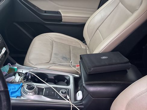 Used 2020 Ford Explorer Limited w/ Class III Trailer Tow Package AWD/4WD image 8