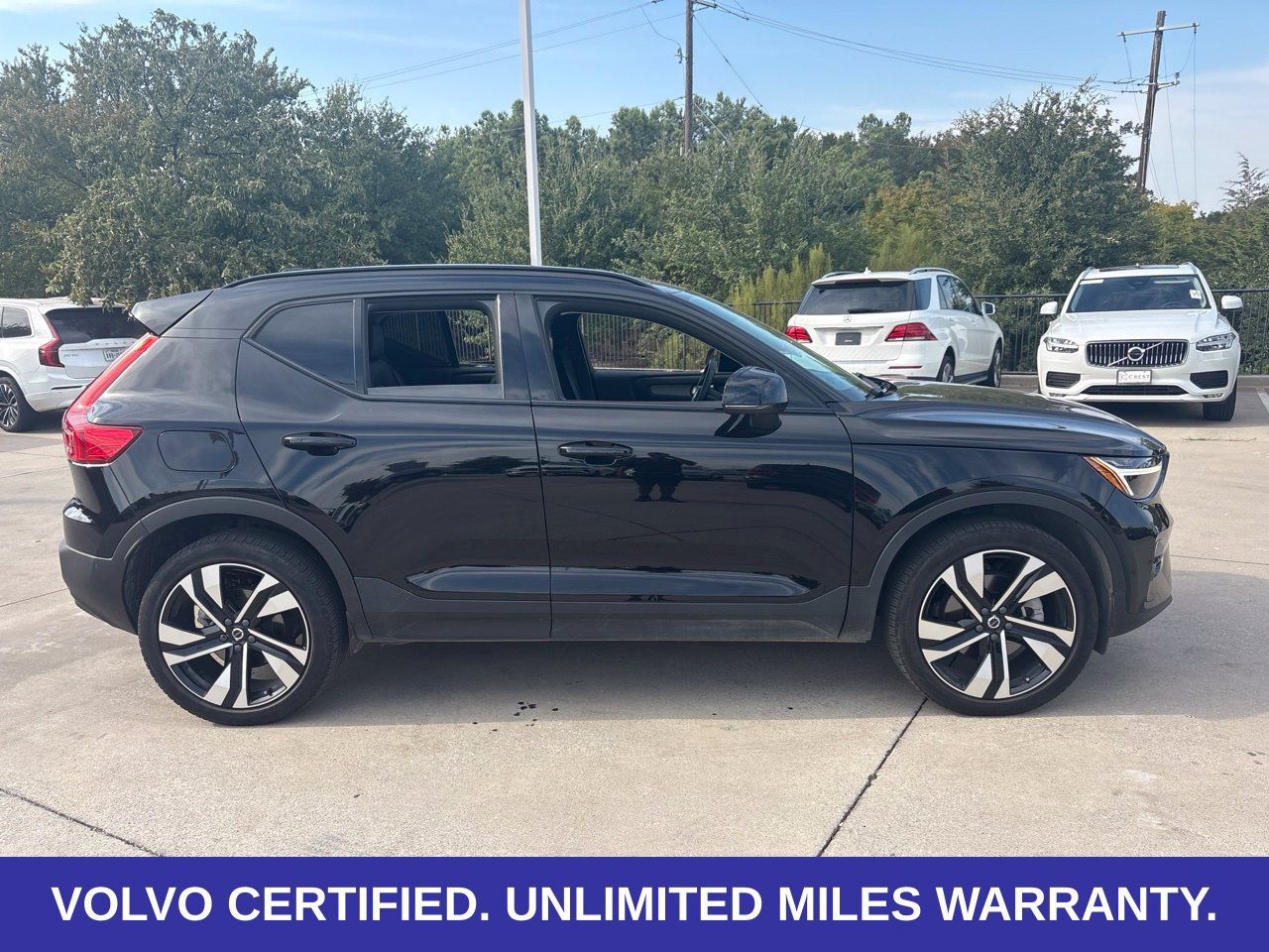 Used 2024 Volvo XC40 B5 Plus w/ Climate Package AWD/4WD image 6