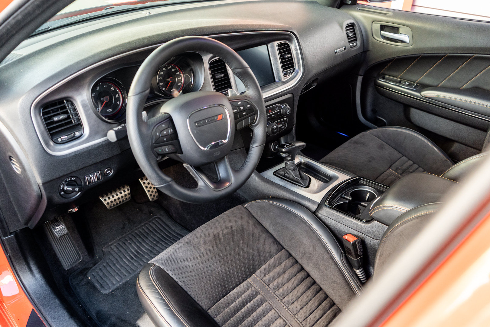 Used 2017 Dodge Charger R/T RWD image 8
