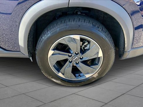 Used 2024 Nissan Rogue SV image 10