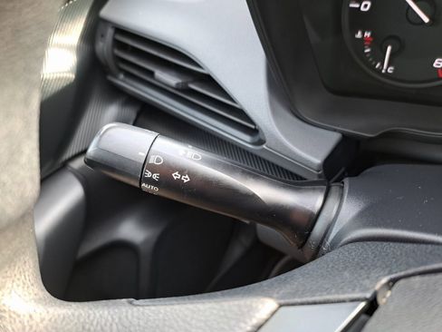 Certified 2024 Subaru Crosstrek 2.0i image 22