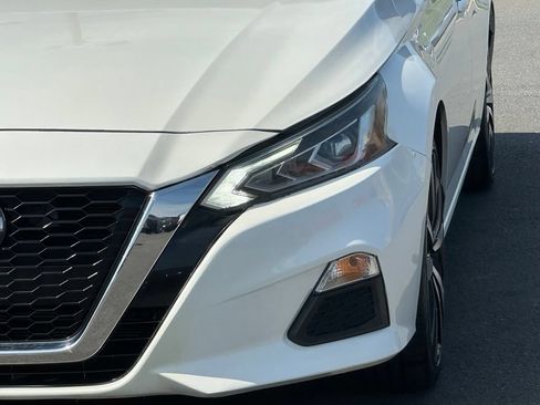 Used 2022 Nissan Altima 2.5 SR FWD image 38