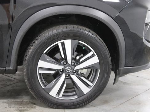 Used 2024 Nissan Rogue SL FWD image 12