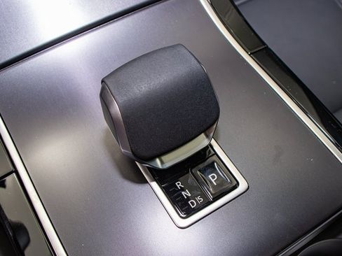 New 2026 Land Rover Range Rover Velar Dynamic SE image 19