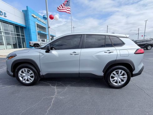Used 2023 Toyota Corolla Cross L FWD image 5