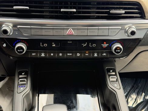 Used 2022 Kia Telluride EX w/ EX Premium Package AWD/4WD image 16
