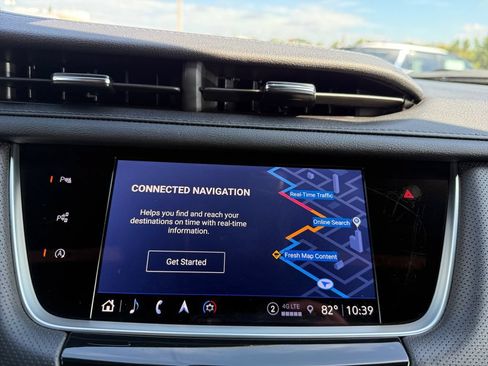 Used 2025 Cadillac XT5 Premium Luxury w/ Technology Package AWD/4WD image 19