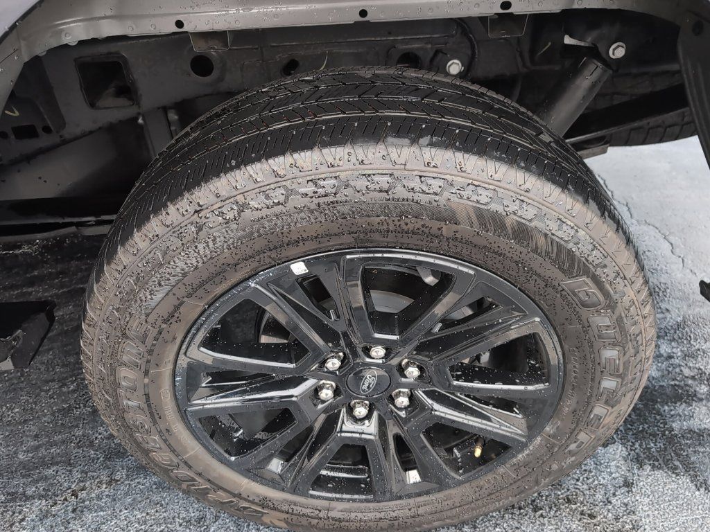 Used 2025 Ford F150 Platinum w/ Equipment Group 702A High AWD/4WD image 3