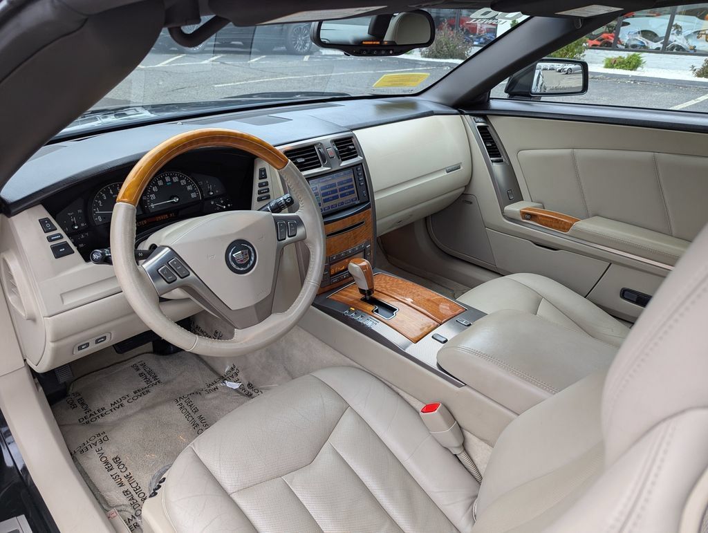 Used 2006 Cadillac XLR RWD image 14