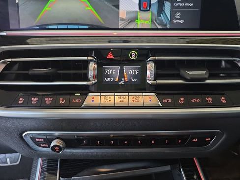 Used 2022 BMW X7 xDrive40i w/ M Sport Package AWD/4WD image 26