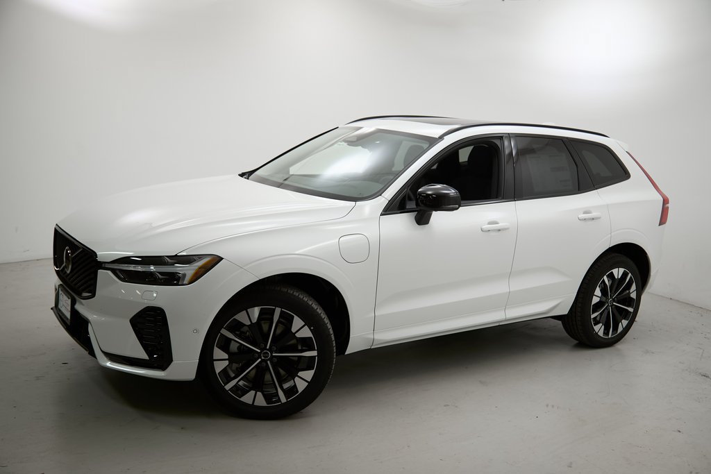 New 2026 Volvo XC60 T8 Plus w/ Climate Package AWD/4WD image 3