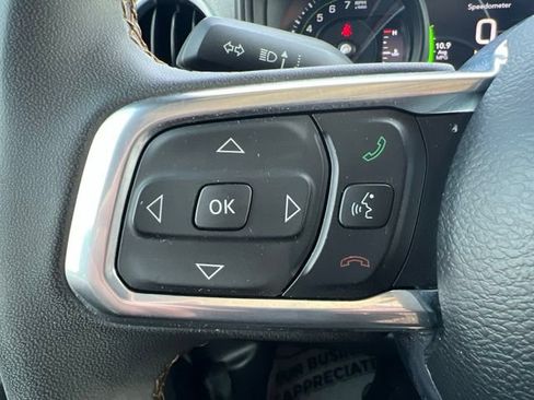 Used 2024 Jeep Wrangler Unlimited Sahara AWD/4WD image 18